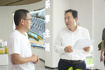 【長田動(dòng)態(tài)】區(qū)委副書記白寶強(qiáng)蒞臨易豐農(nóng)業(yè)調(diào)研畜牧業(yè)發(fā)展