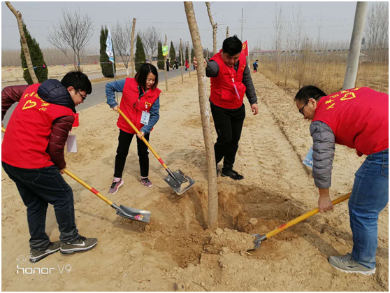 濟(jì)南長田實(shí)業(yè)助力2018“綠滿齊魯?美麗山東”省暨濟(jì)南市青少年植樹活動(dòng)