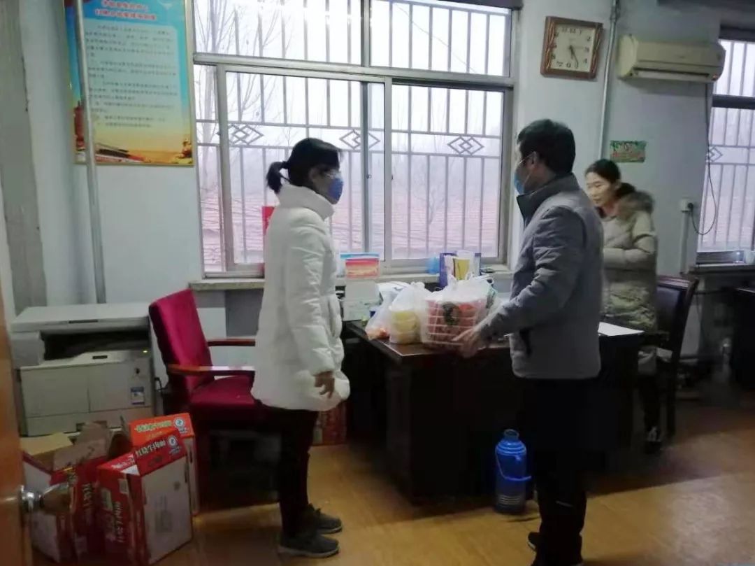 暖心!長(zhǎng)田實(shí)業(yè)為堅(jiān)守一線(xiàn)的疾控中心醫(yī)護(hù)人員送去愛(ài)心餐