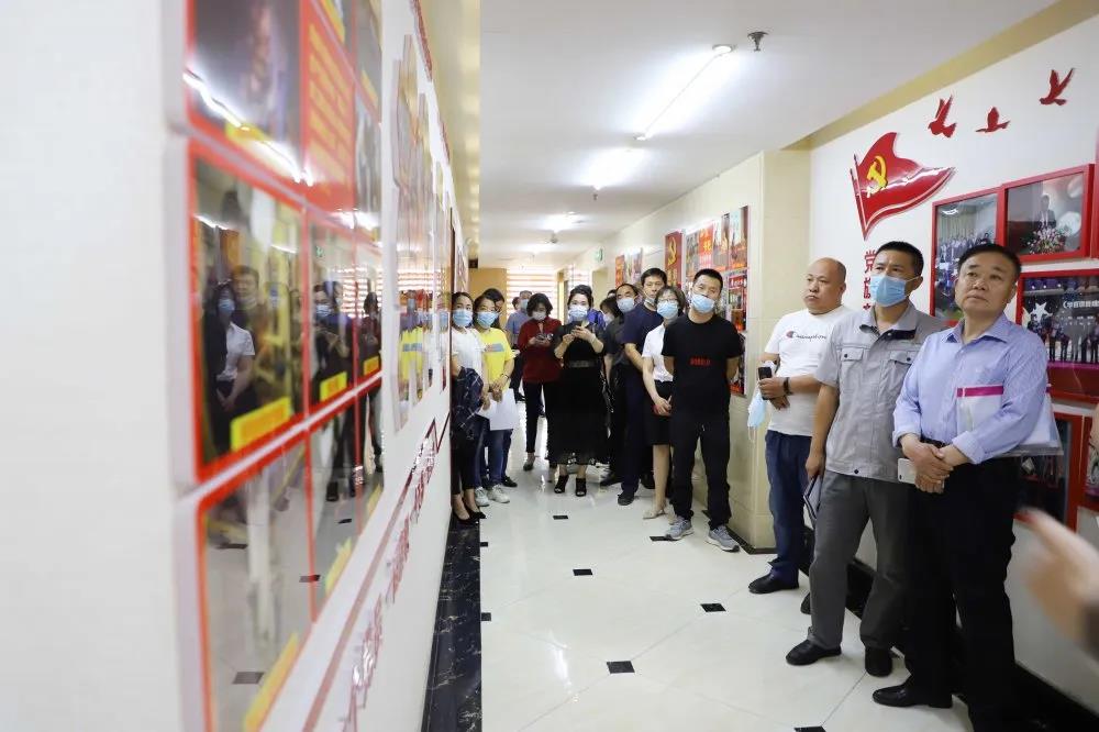 黨建聯(lián)盟聚合力 同心互聯(lián)促發(fā)展 ——濟(jì)北開發(fā)區(qū)服務(wù)類黨建聯(lián)盟企業(yè)見面會(huì)在長(zhǎng)田實(shí)業(yè)舉行